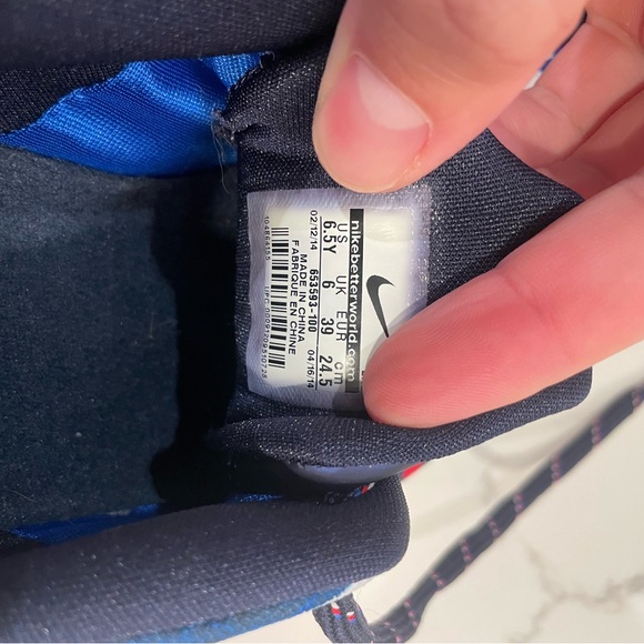 Nike Kobe 9 Basketball Shoes - Picture 6 of 7